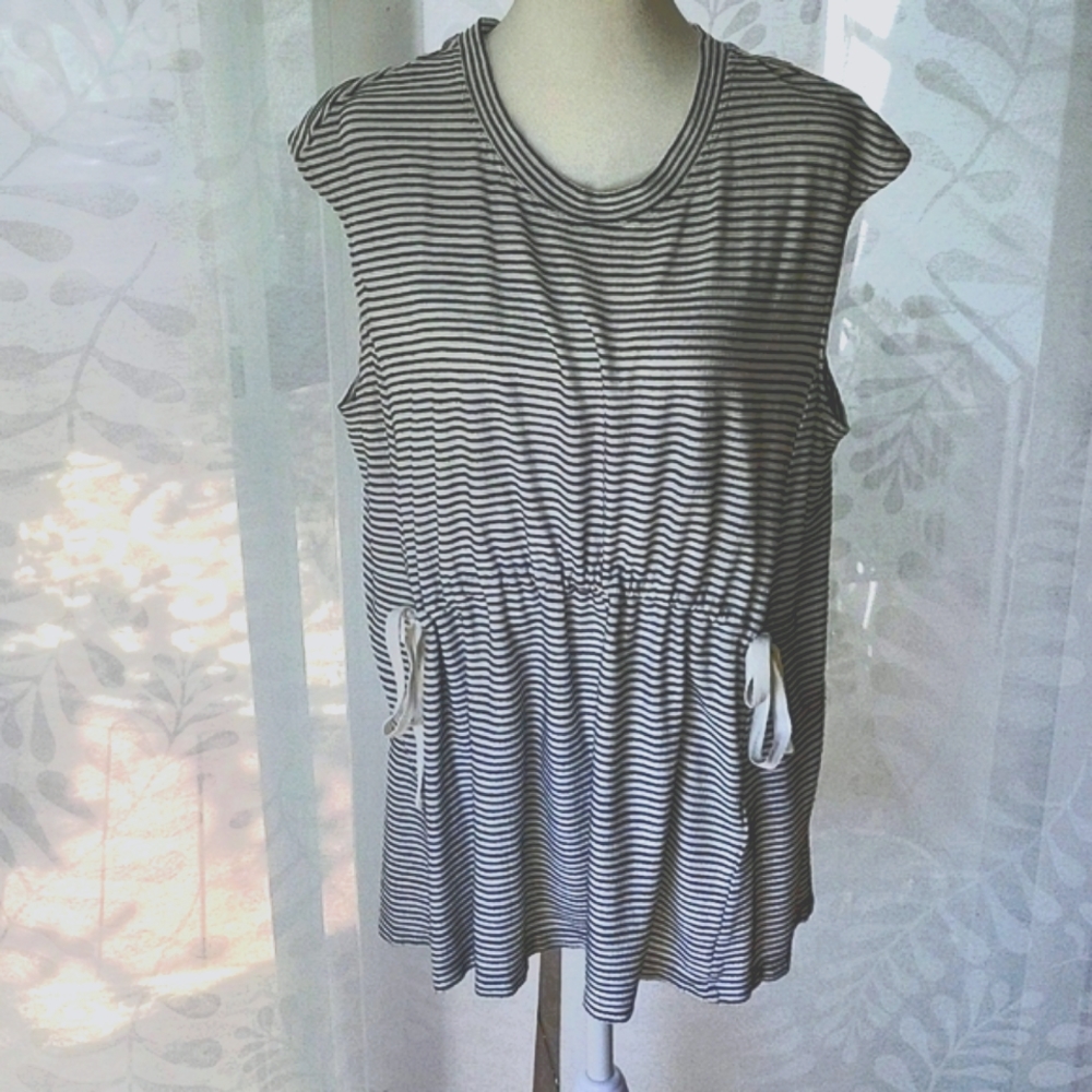 MAX STUDIO | Cap Sleeve Thin Stripe T-Shirt | Size (L)